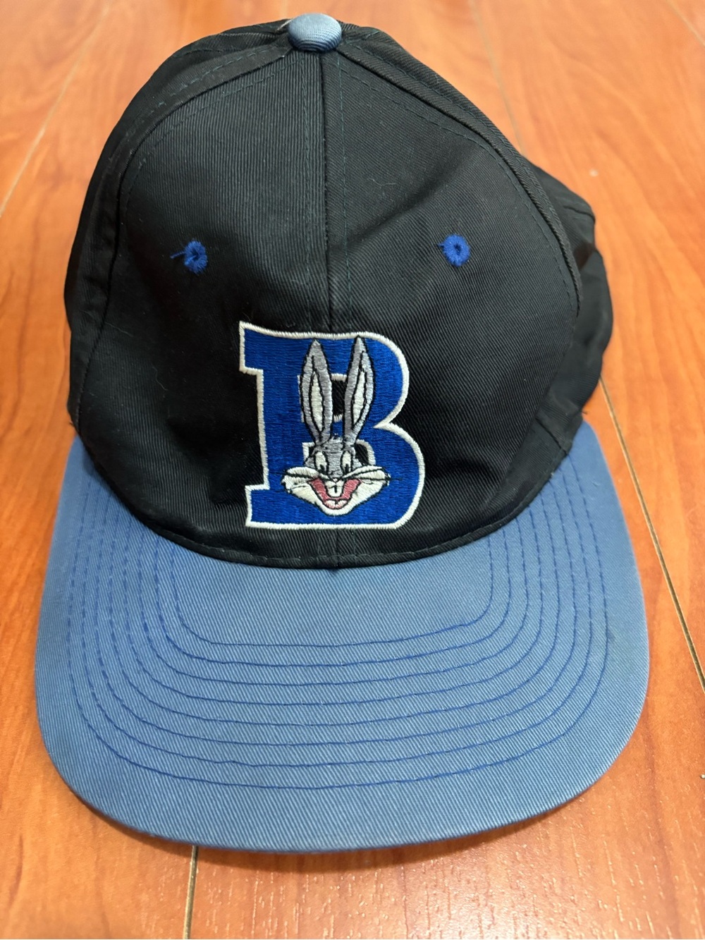 Vintage 1992 Looney Tunes Bugs Bunny - SnapBack